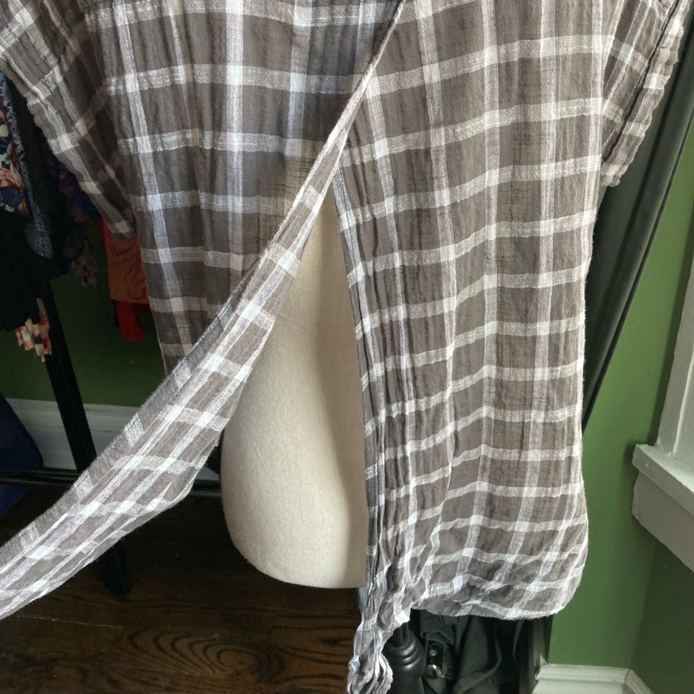 Women's Lucky Brand Plaid Button-Down Shirt Size M Gray & White - Picture 9 of 15